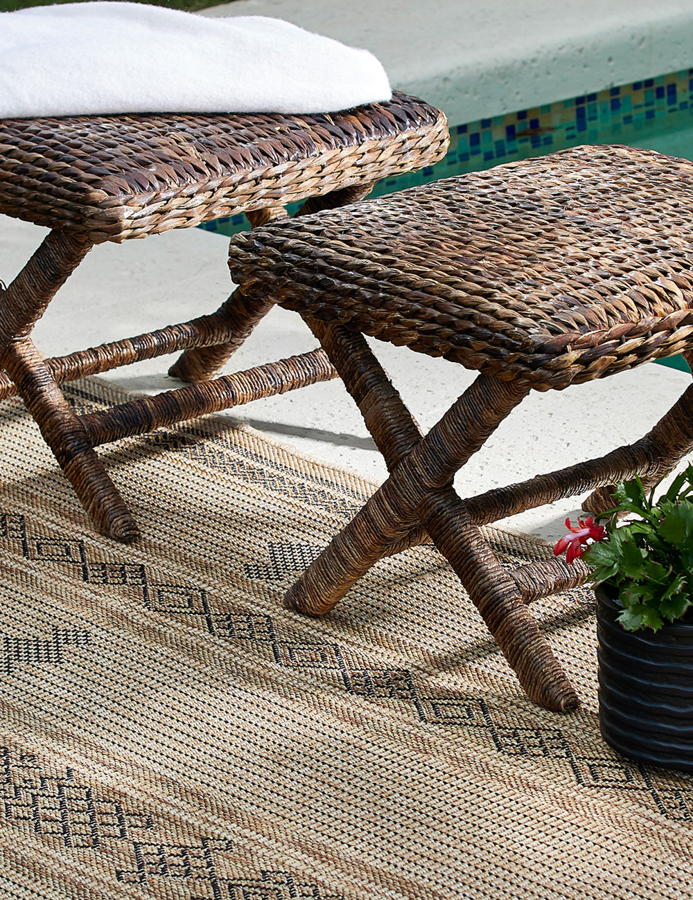 Ember Indoor / Outdoor Rug - 6'6" x 9'