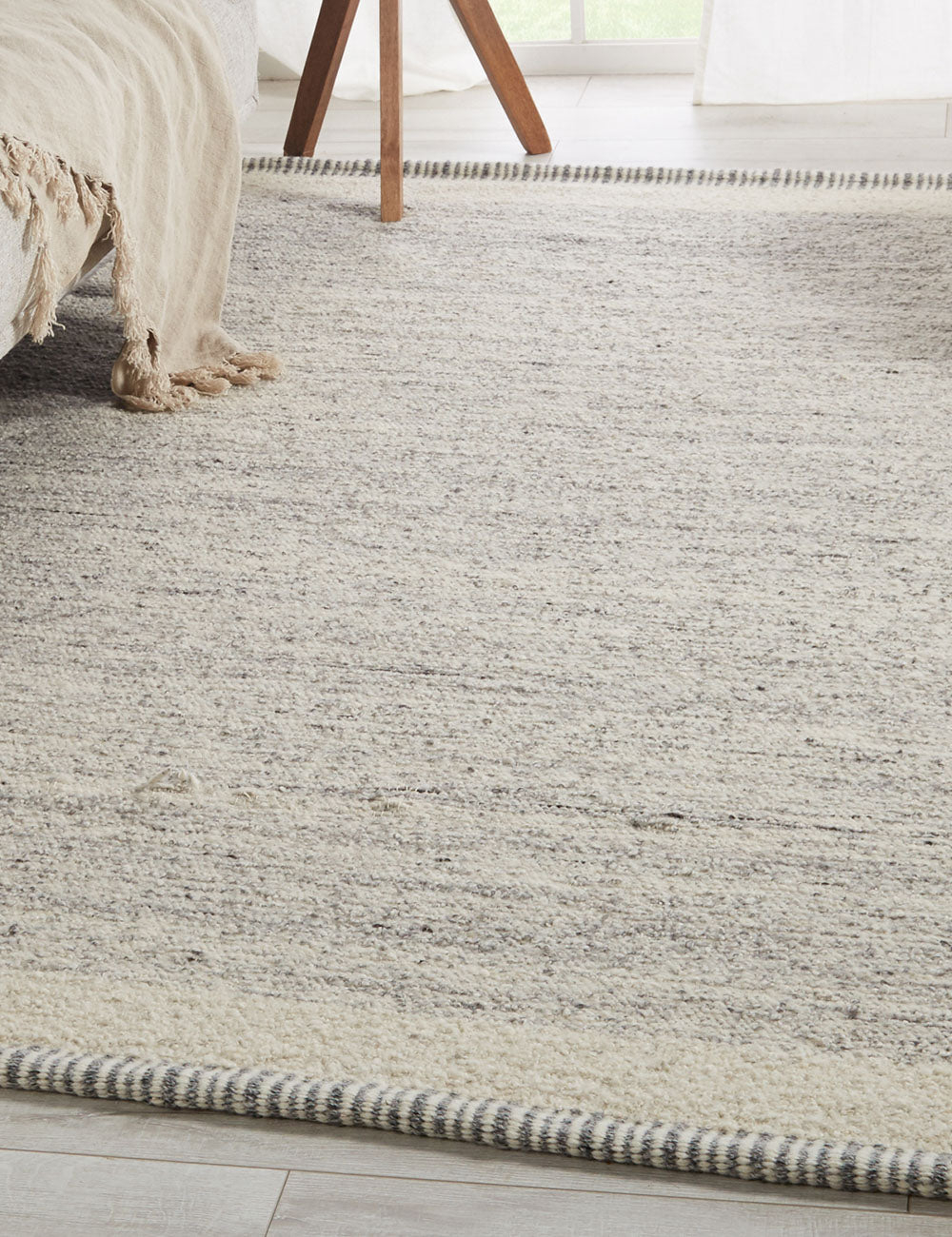Elexas Wool Rug - 10' x 14'
