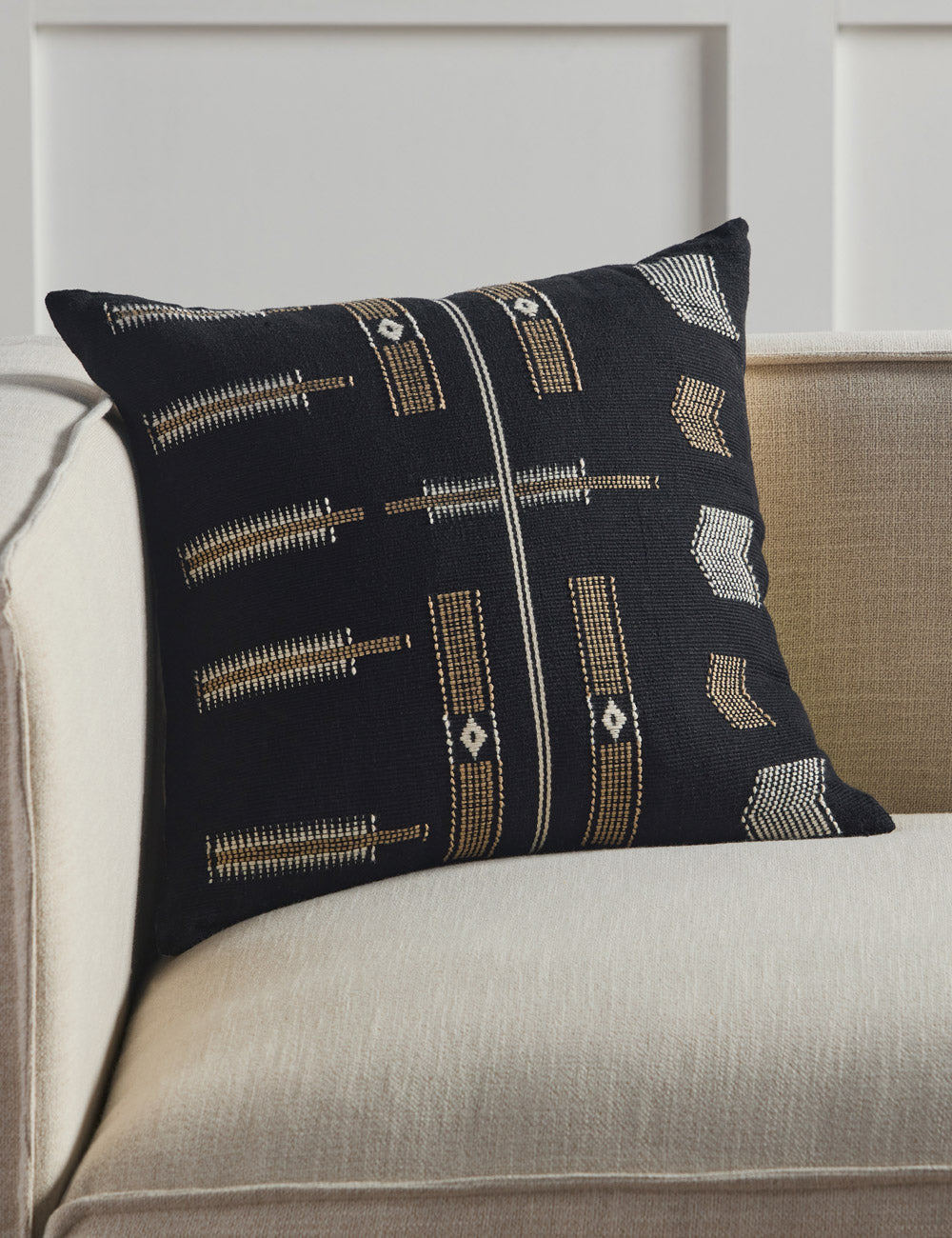 Arenla Pillow - Black / Polyester