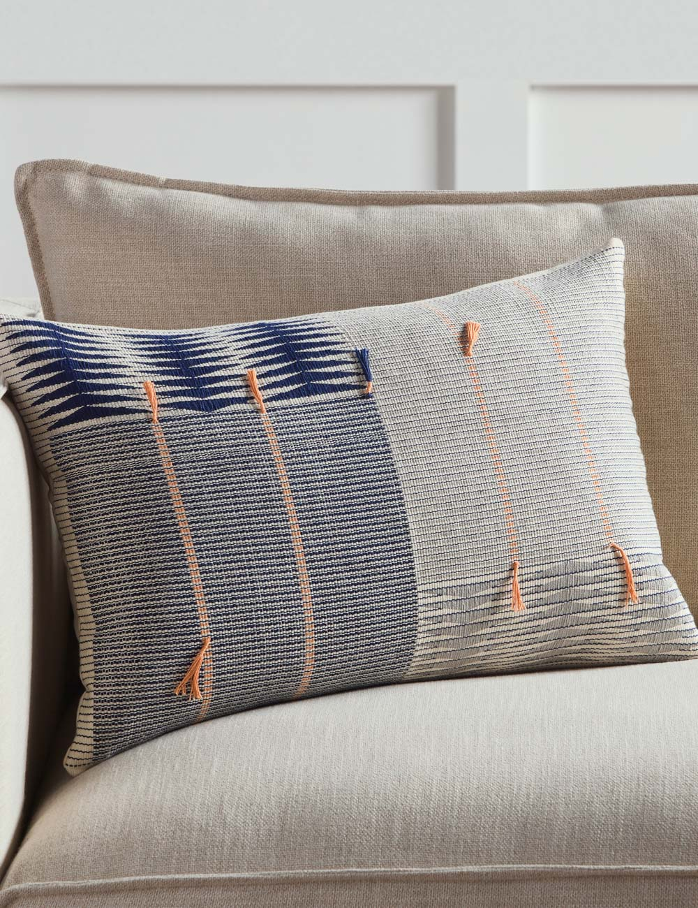 Narola Pillow - Blue / 16" x 24" / Down