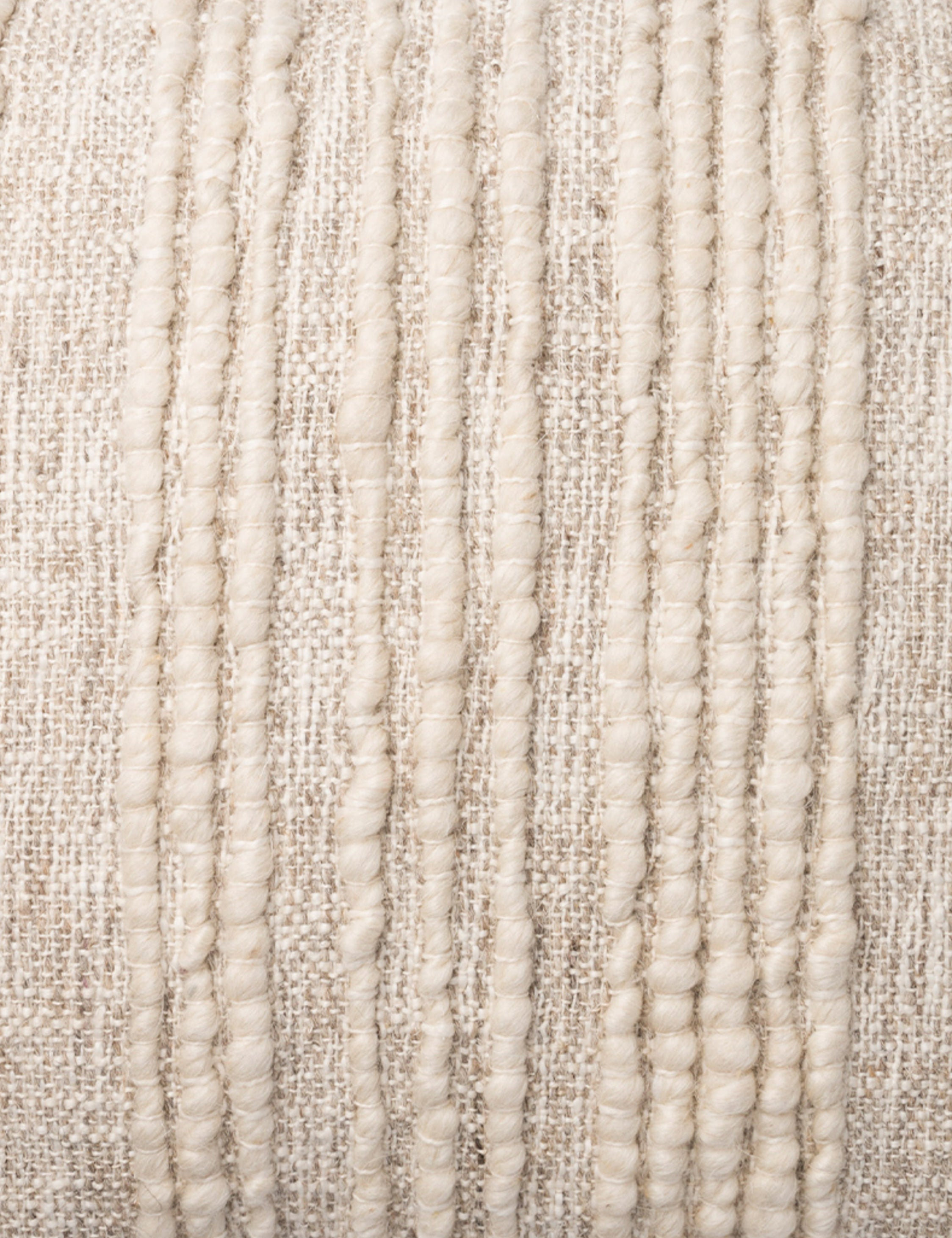 Sayer Pillow - 22" x 22" / Polyester