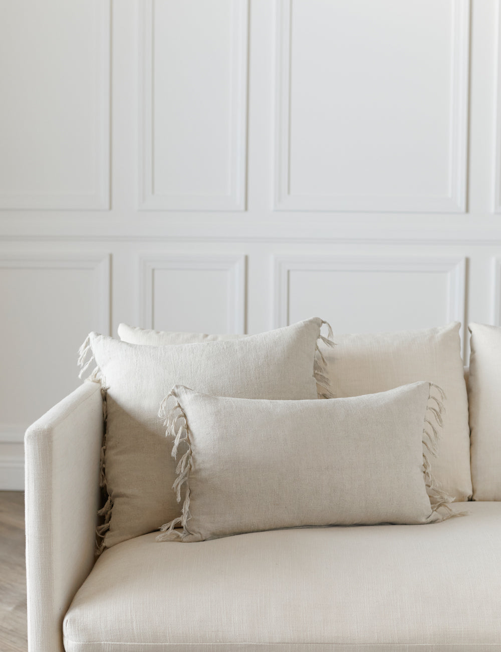 Roy Linen Pillow - Gray / 20" x 20" / Down