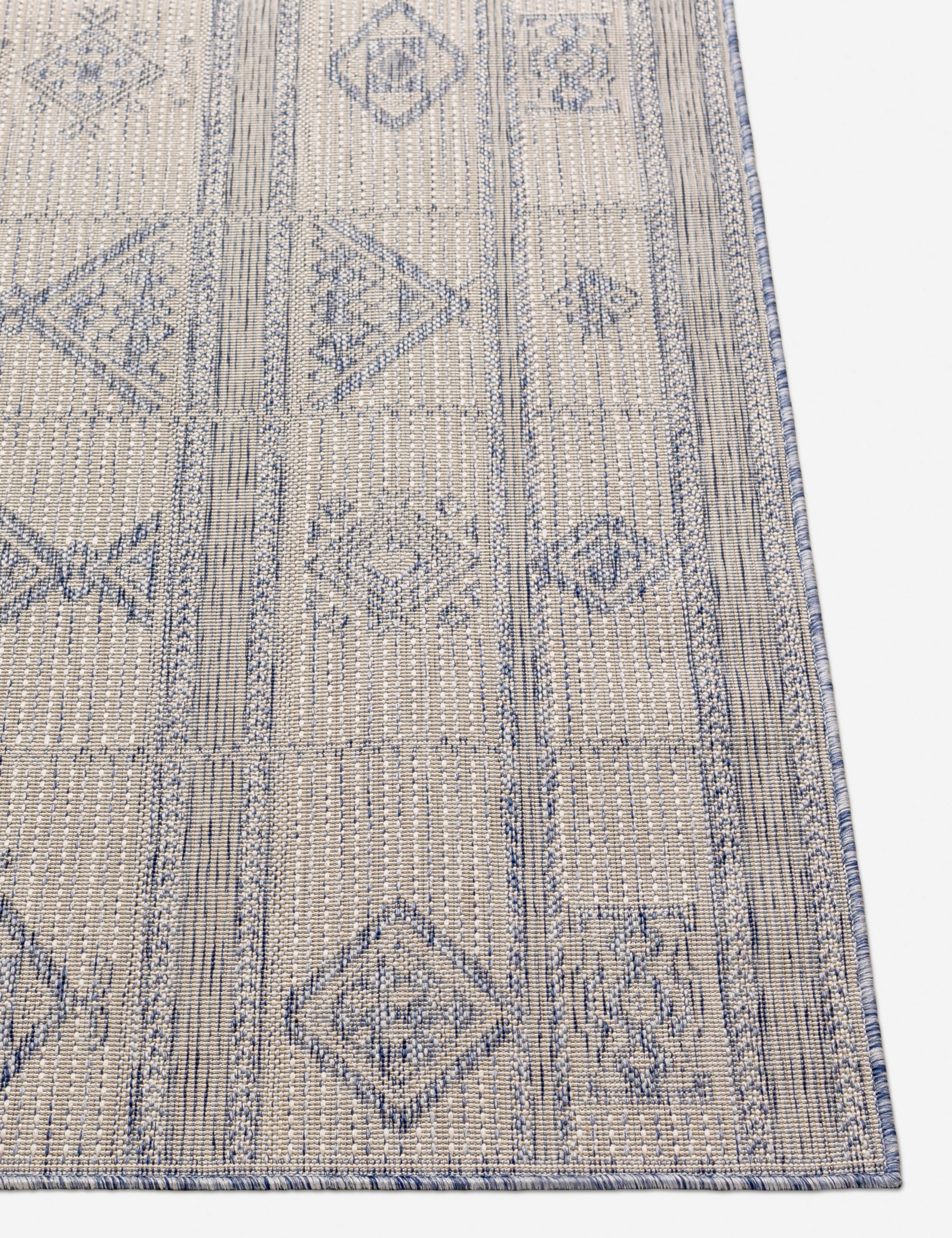 Yamina Indoor / Outdoor Rug - Blue / 5'3" x 7'