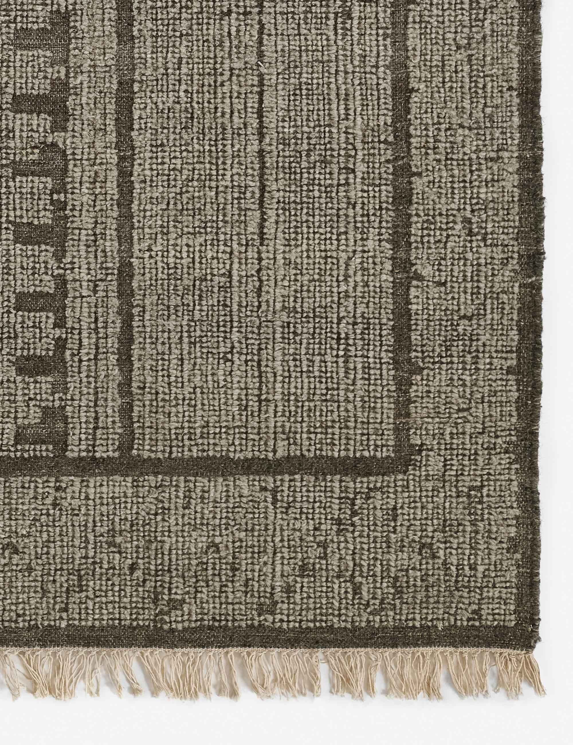 Journee Handwoven Wool Rug - 5' x 8'