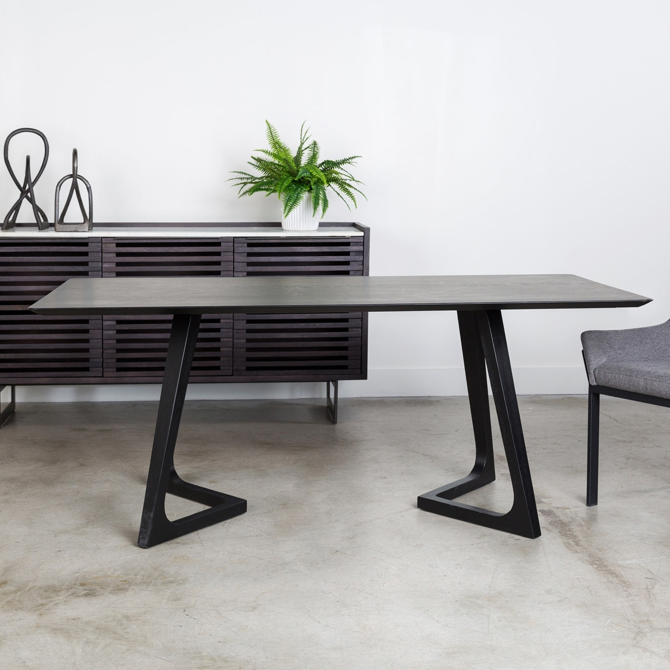 Reya Dining Table