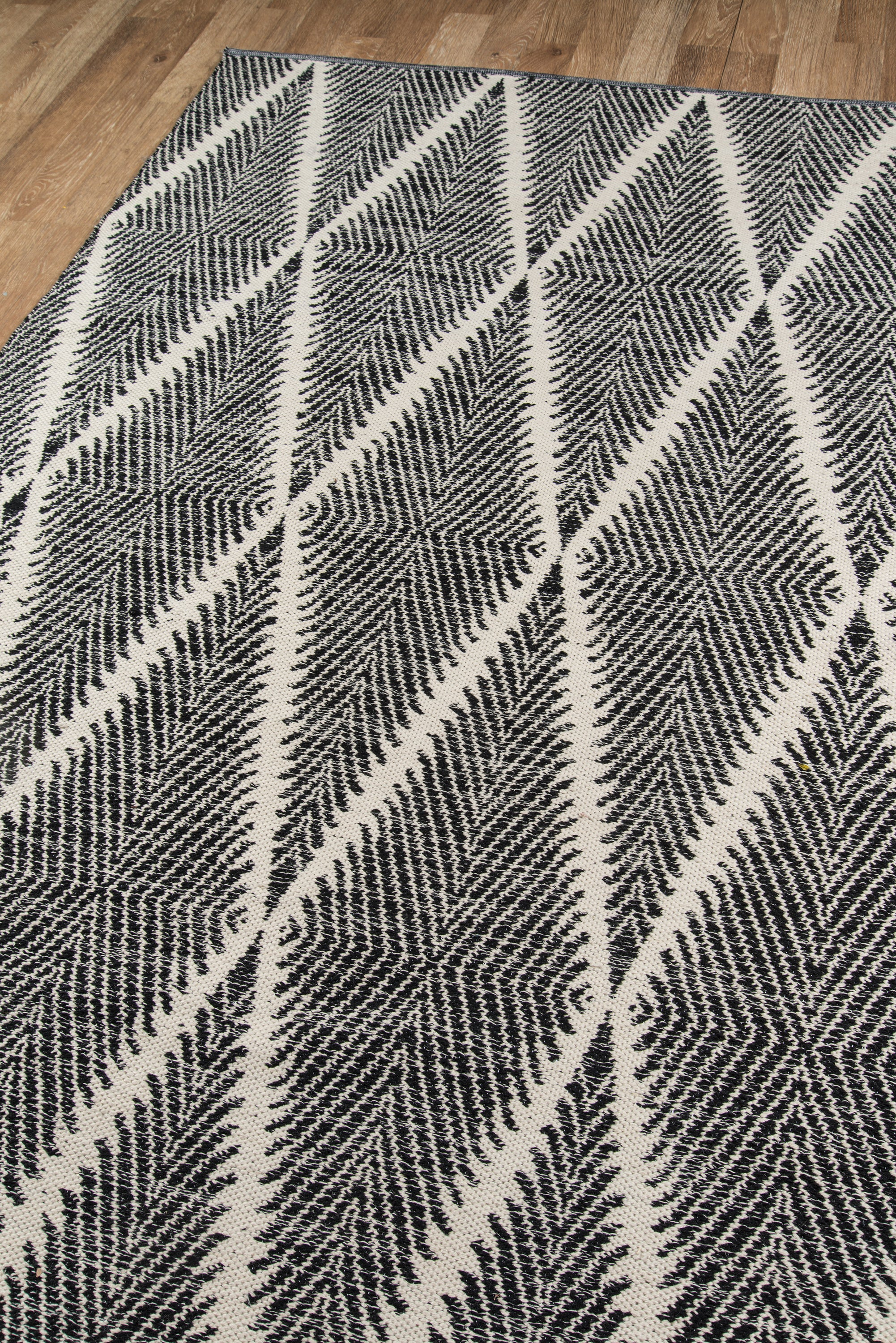 River Beacon Handwoven Indoor / Outdoor Rug by Erin Gates - 5' x 7'6"