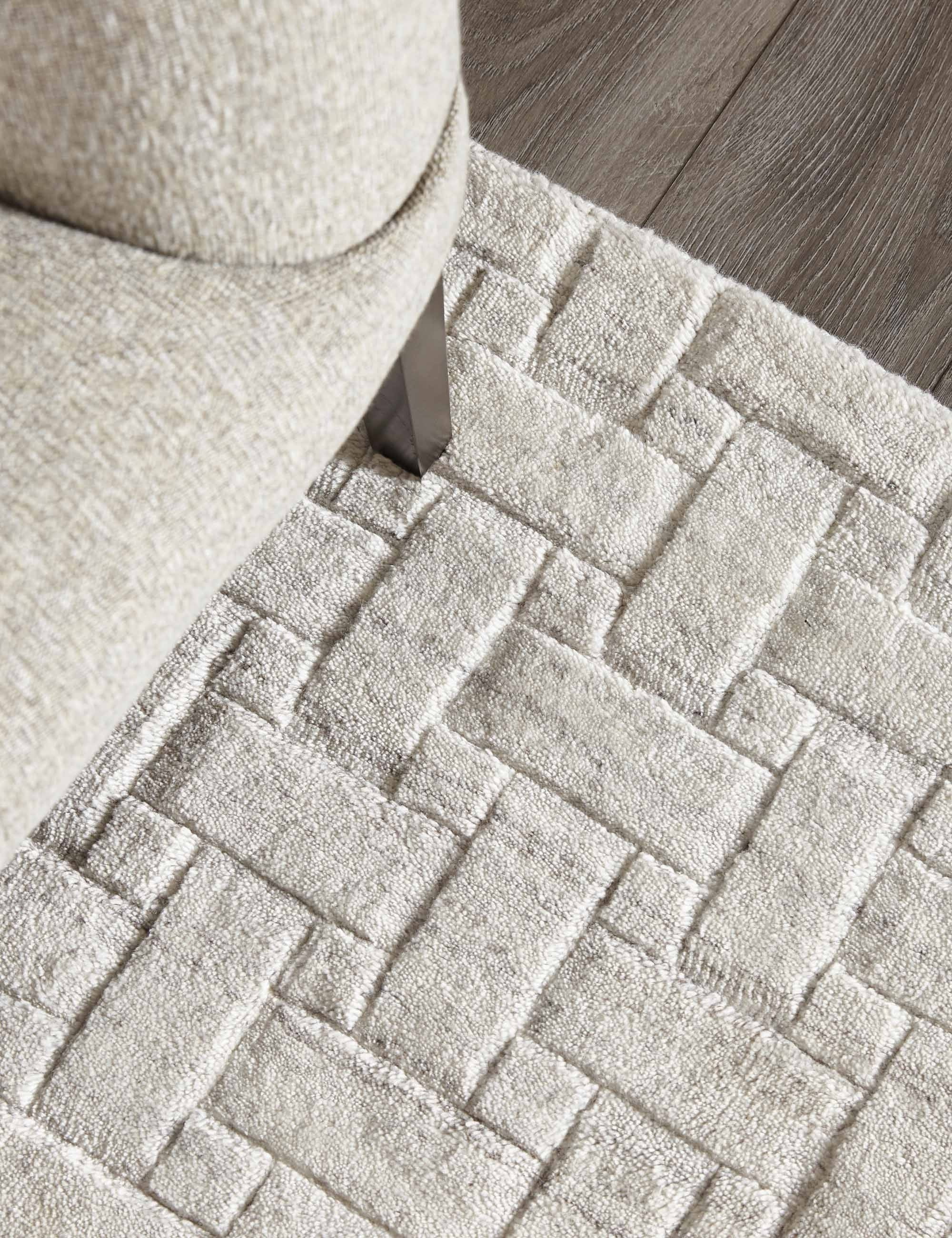 Brena Hand-Loomed Wool-Blend Rug - Ivory / 5' x 8'