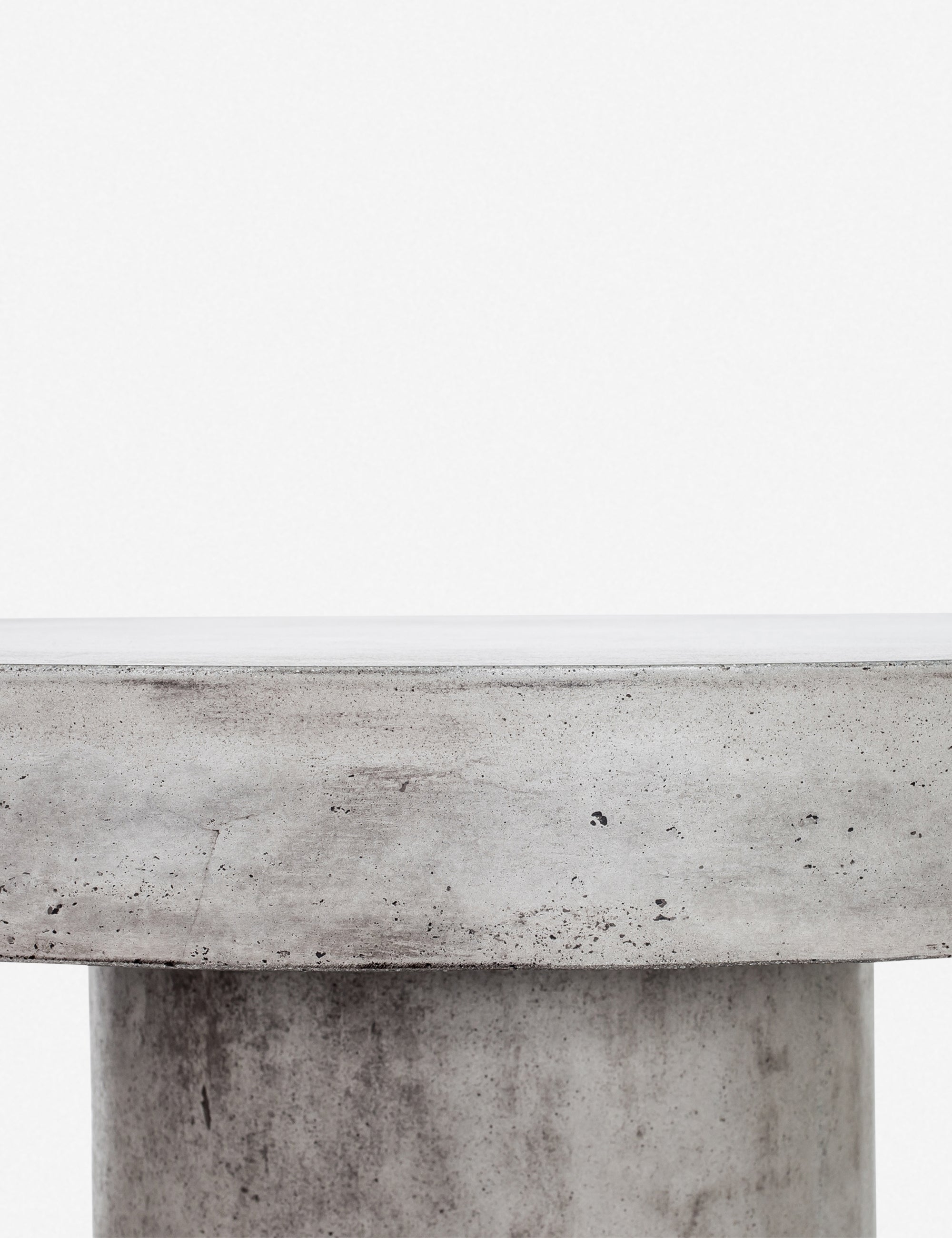 Stein Indoor / Outdoor Round Dining Table