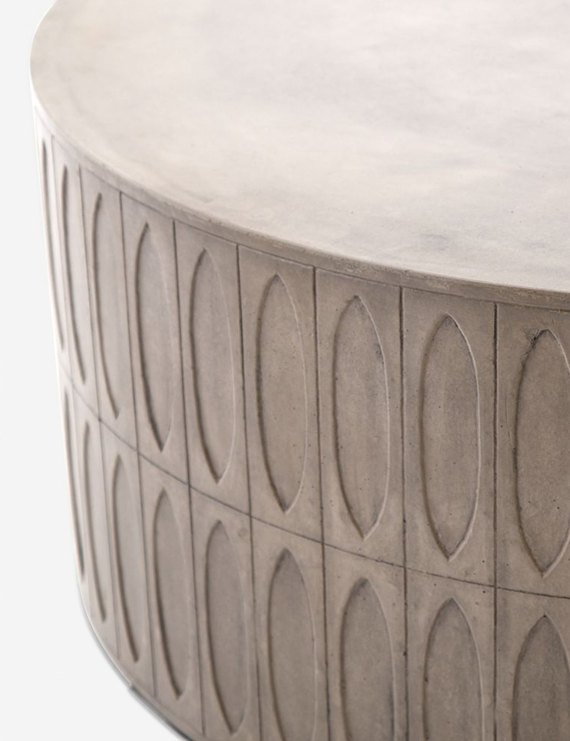 Mal Indoor / Outdoor Round Coffee Table