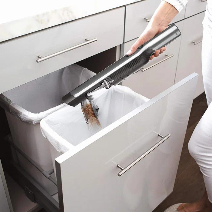 Shark lon WANDVAC System Ultra-Lightweight Powerful Cordless Stick Vacuum with Charging Dock