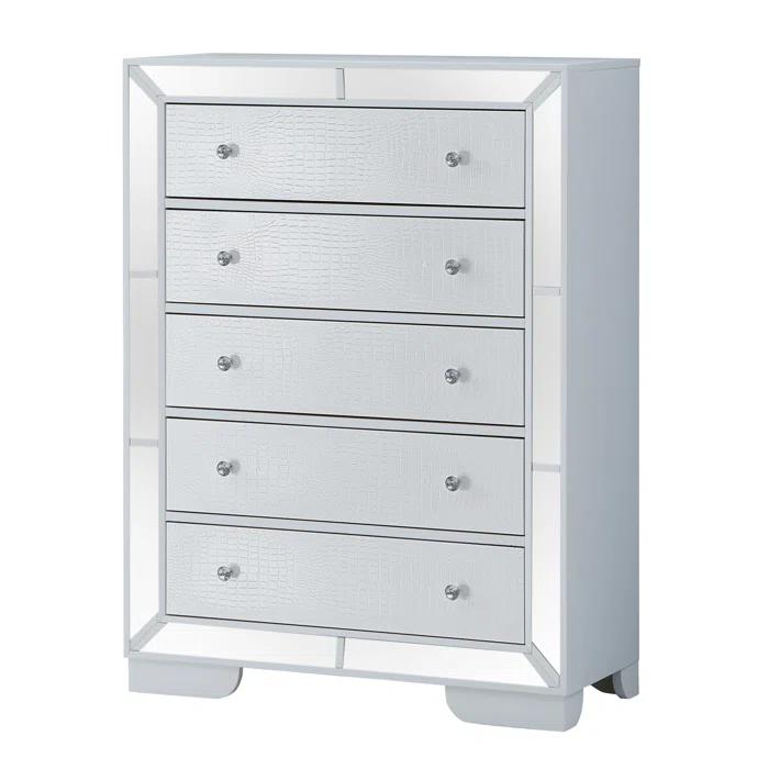 5 Drawer 32'' W Chest