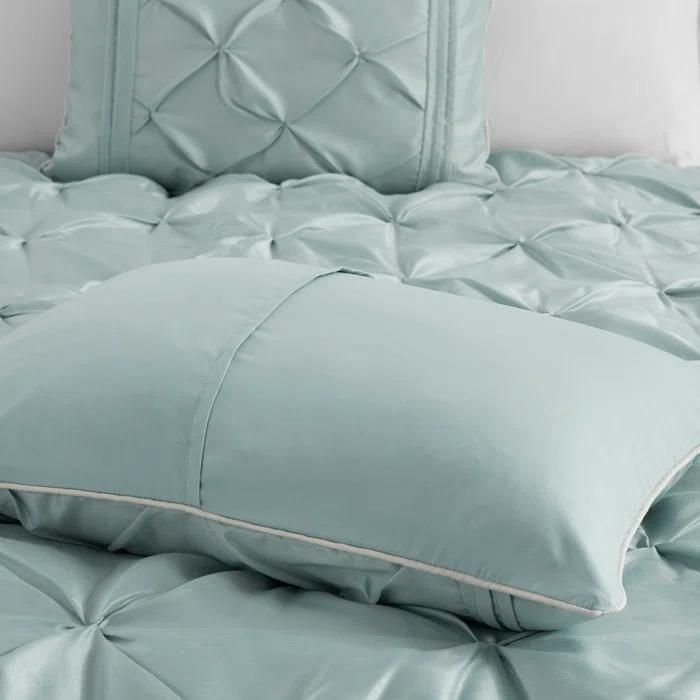 Madison Park Laurel 7 Piece Tufted Comforter Set