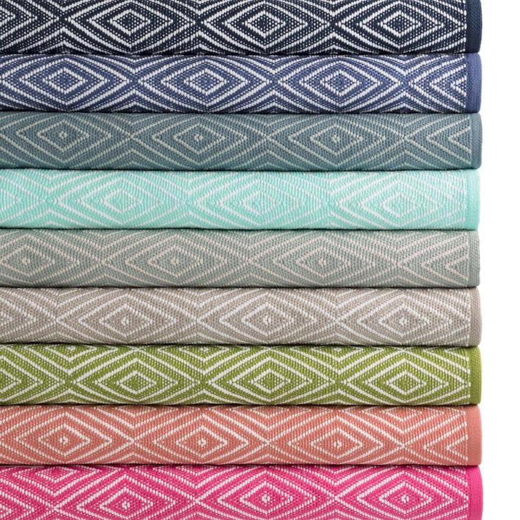 Diamond Slate/Light Blue Handwoven Indoor/Outdoor Rug