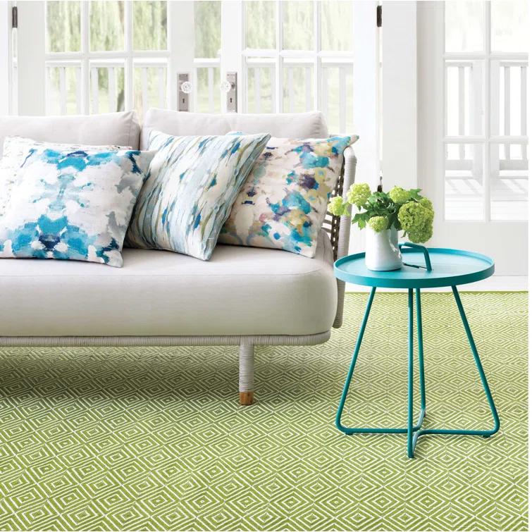 Diamond Sprout/White Handwoven Indoor/Outdoor Rug
