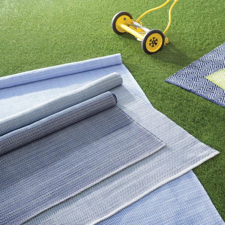Herringbone Indigo/White Handwoven Indoor/Outdoor Rug