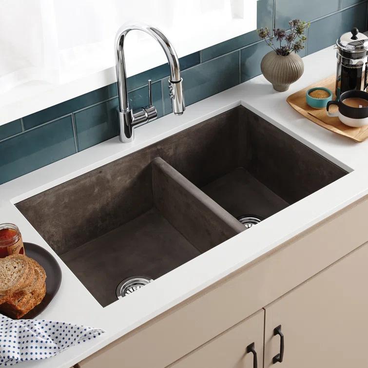 Farmhouse 33" L x 21" W Double Basin Farmhouse/Apron Kitchen Sink