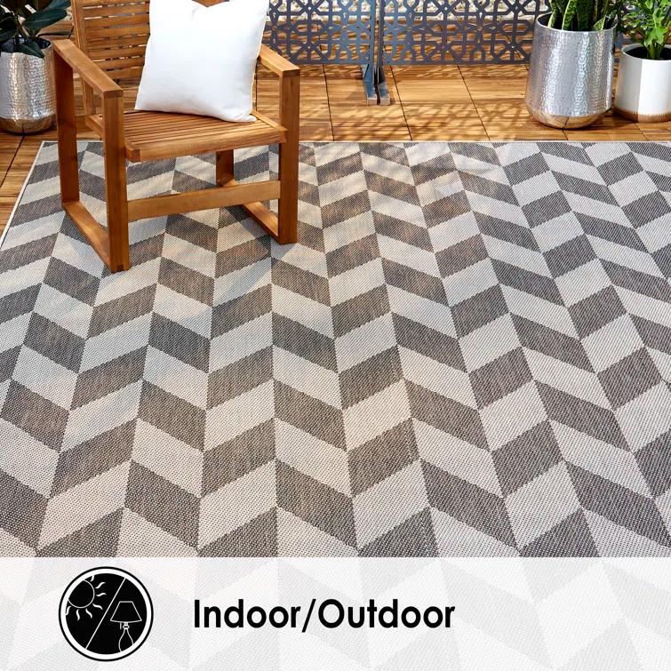 Nicole Miller New York Patio Country Calla Herringbone Indoor/Outdoor Area Rug, Black/Gray