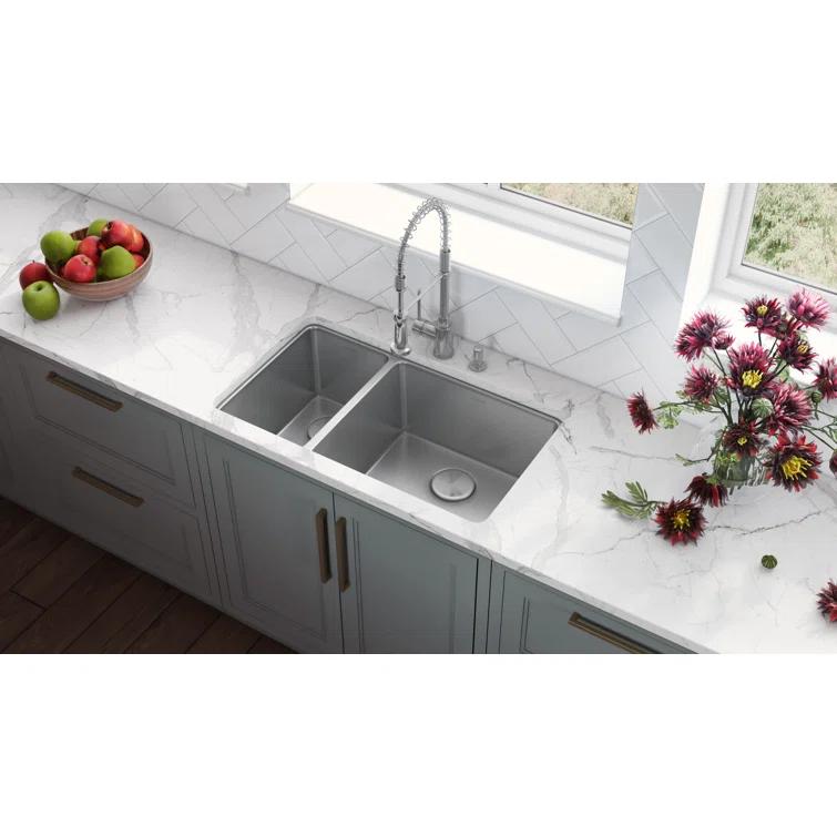Ruvati 32-inch Undermount Kitchen Sink 16 Gauge Stainless Steel