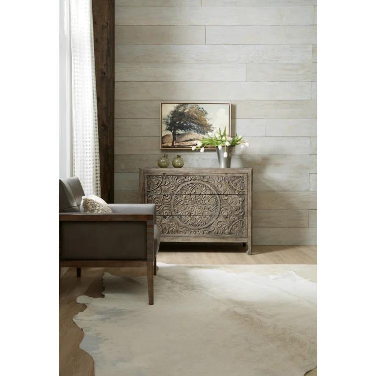La Grange Accent Chest