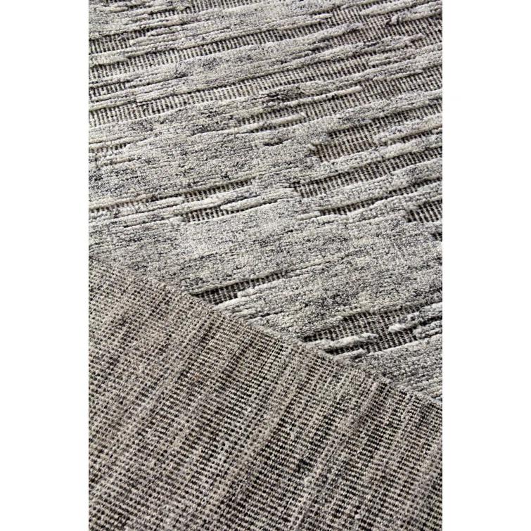 Exquisite Rugs Calibre Handmade Hand Knotted New Zealand Wool Silver/Charcoal Area Rug