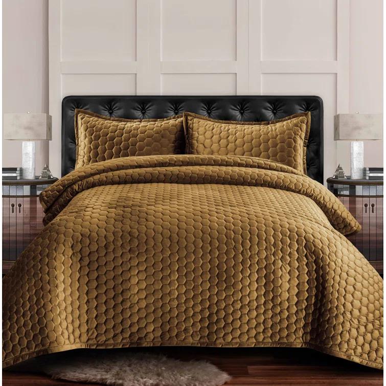 Tribeca Living Lugano Velvet Quilt Set