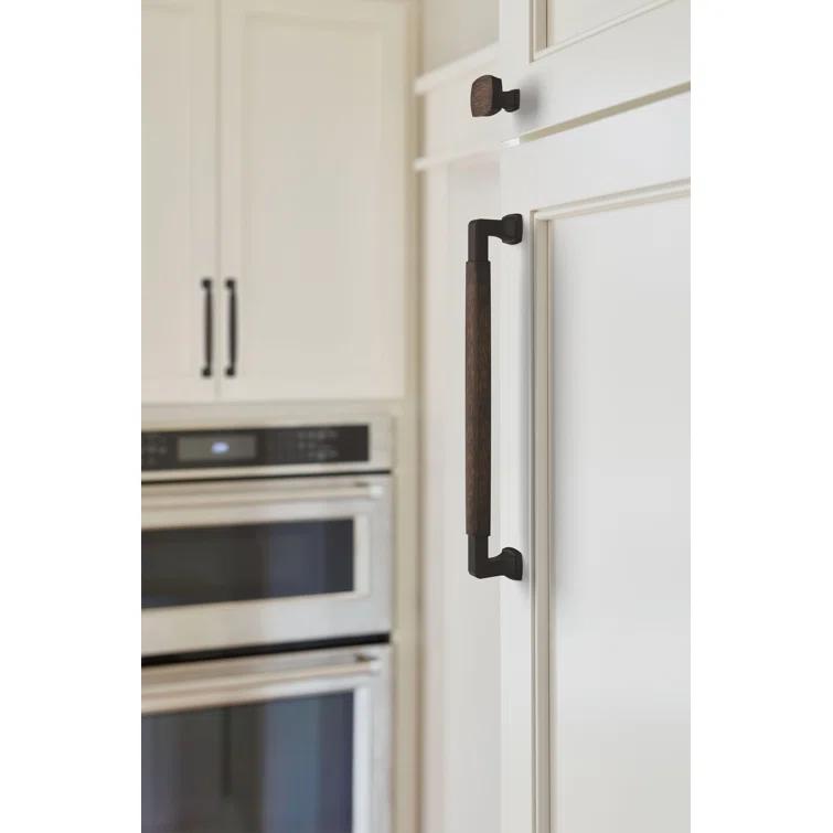 Stature Bar Pull