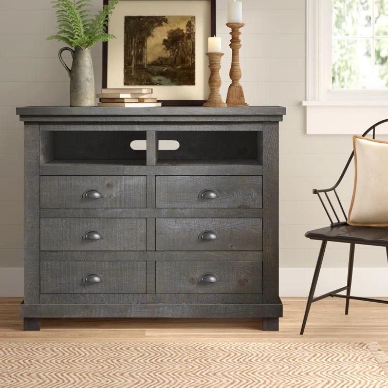 Wolferstorn 6 - Drawer Double Dresser