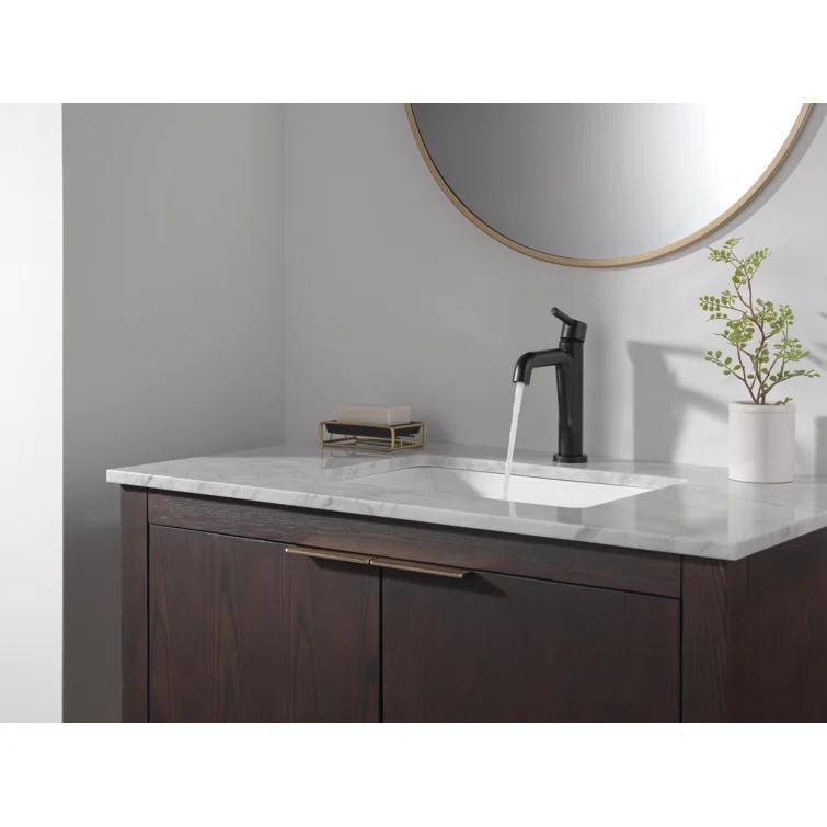 Single-Hole Single-handle Bathroom Faucet with Drain Assembly