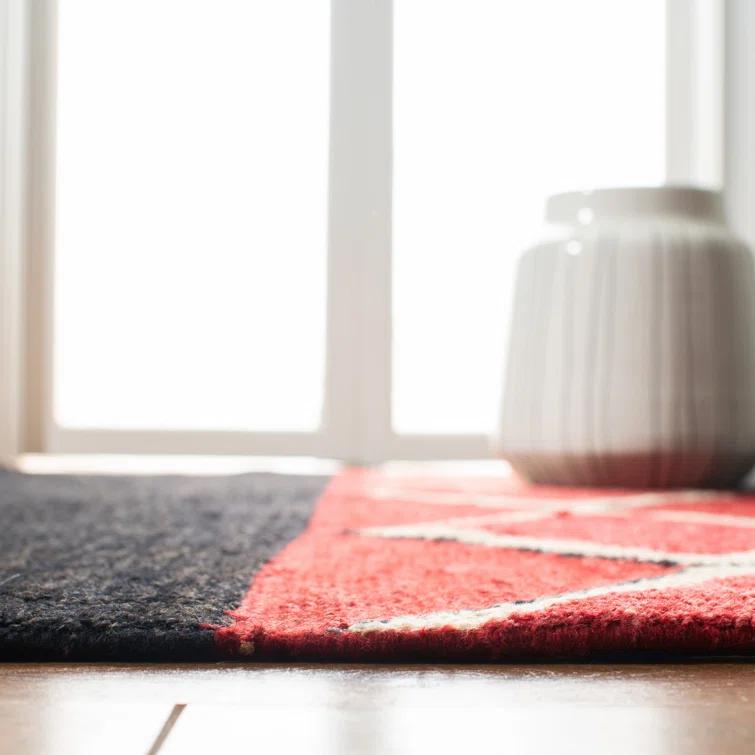 Blackridge Hand-Knotted Wool and Cotton 8' x 10' Area Rug