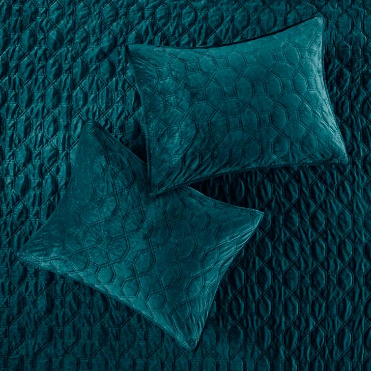 Madison Park Harper 3 Piece Velvet Quilt Set