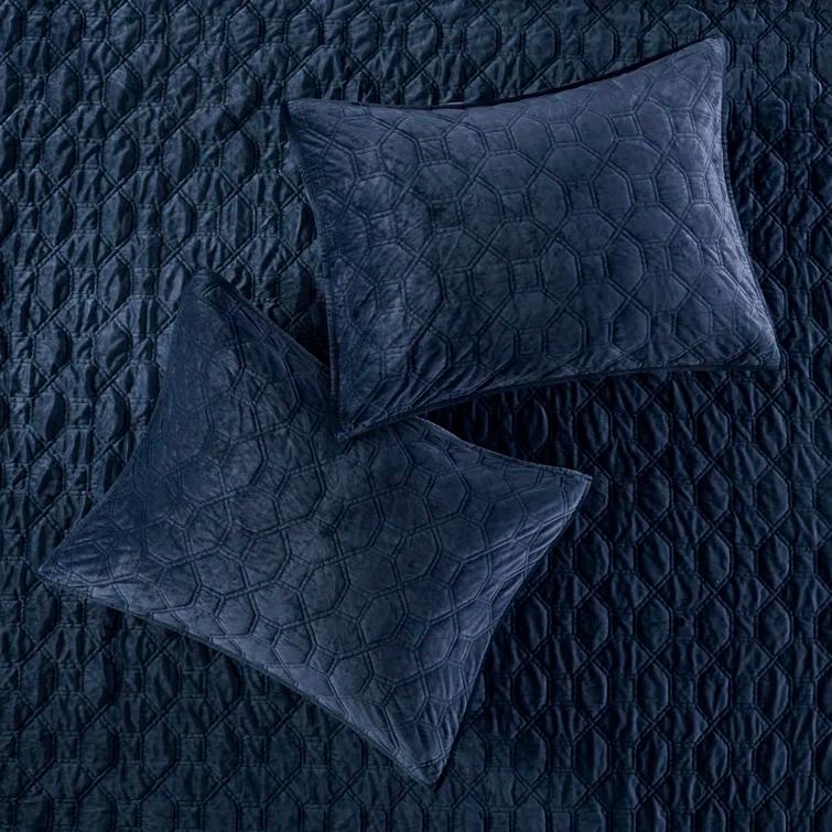 Harper 3 Piece Velvet Quilt Set
