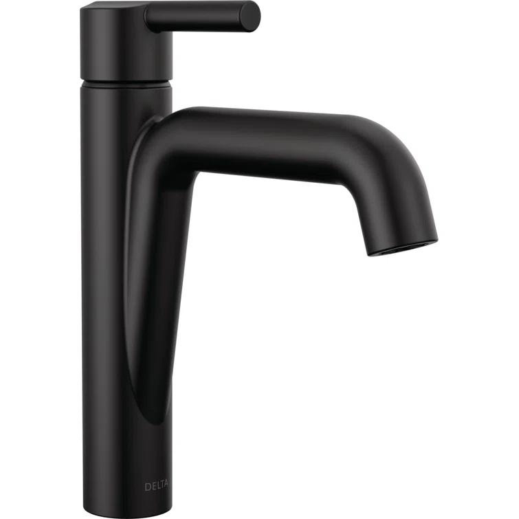 Single-Hole Single-handle Bathroom Faucet with Drain Assembly