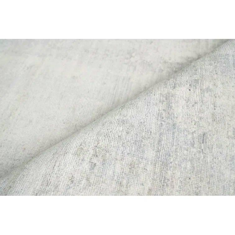 Fine Pure Silk Hand-Knotted Silver/Ivory Area Rug