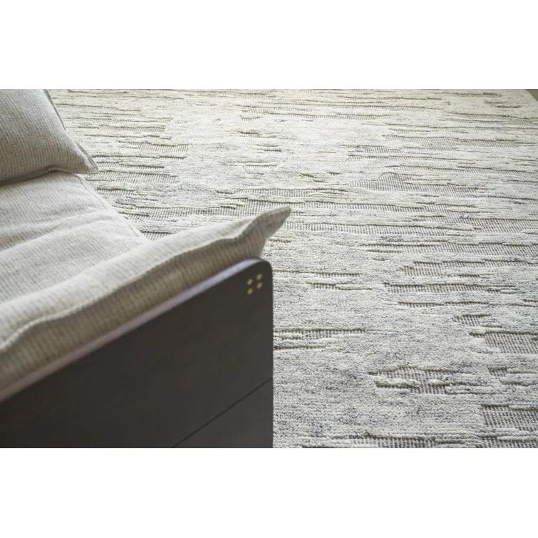 Exquisite Rugs Calibre Handmade Hand Knotted New Zealand Wool Silver/Charcoal Area Rug