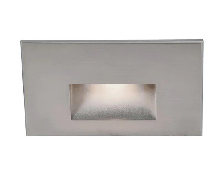 LEDme 120V Integrated LED Horizontal Step and Wall Light