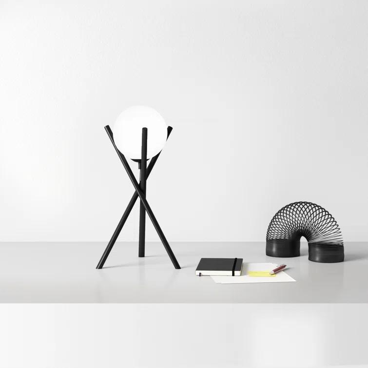Hays Metal Tripod Lamp