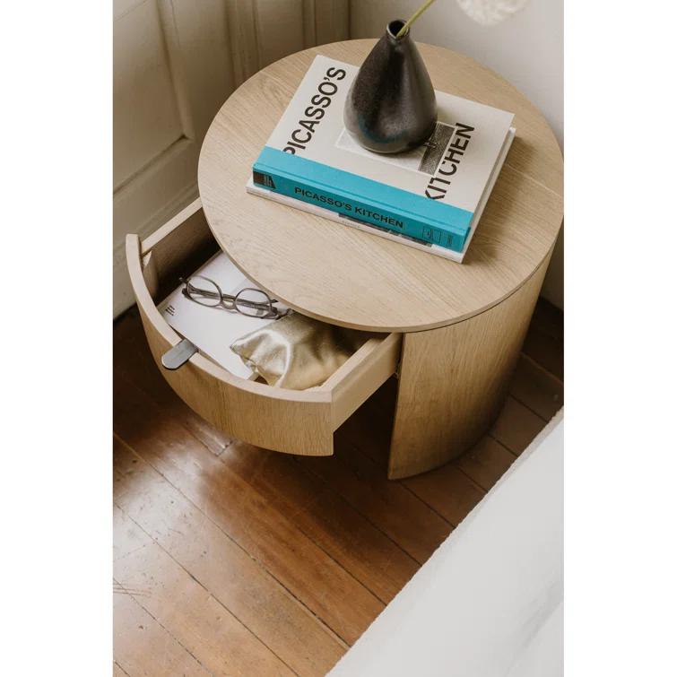 Kono Nightstand