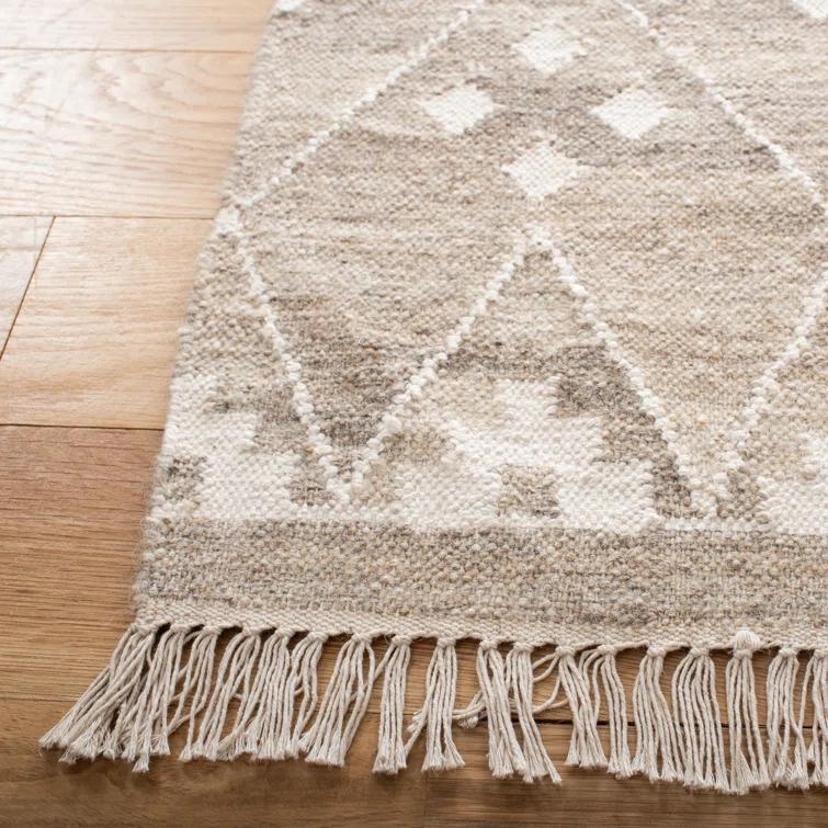 Natural Kilim Hand Woven Wool/Viscose/Cotton Geometric Rug in Natural Beige/Ivory