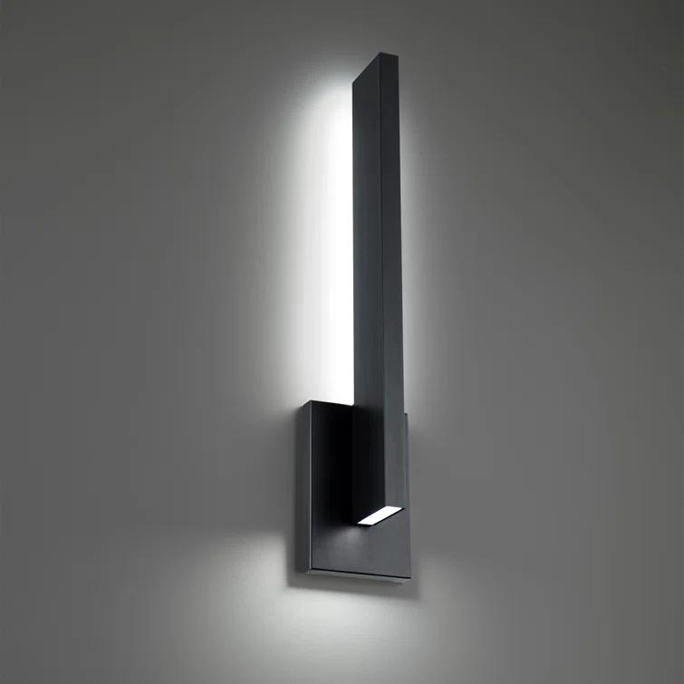 Mako LED Wall Light