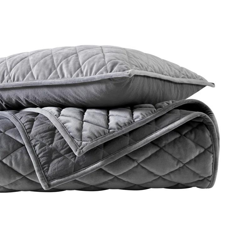 Vera Wang- King Quilt Set, Super Soft Bedding Set with Matching Shams, Modern Room Essentials (Diamond Black, King)