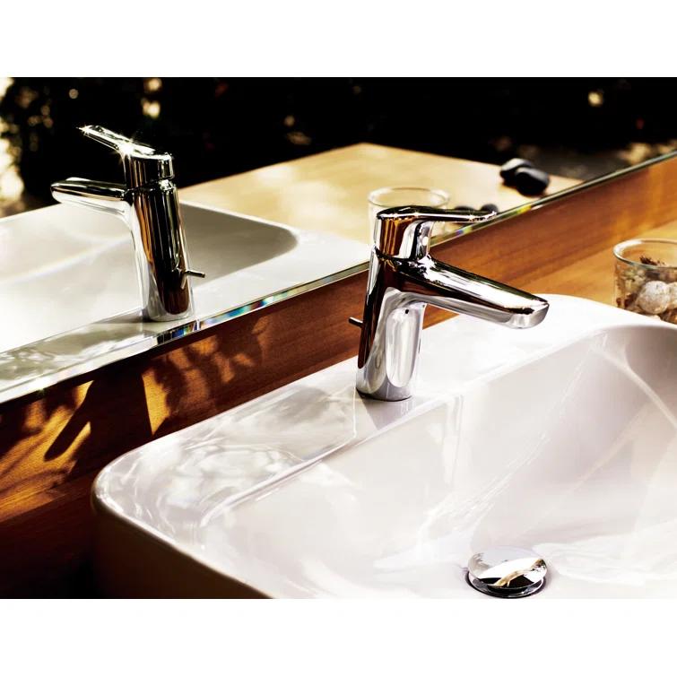 G Series Single Hole Bathroom Faucet with Drain Assembly and Comfort Glide™ Technology