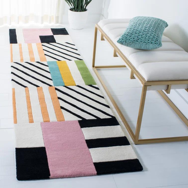 SAFAVIEH Fifth Avenue Bronagh Geometric Area Rug, Ivory/Black, 2' x 3'
