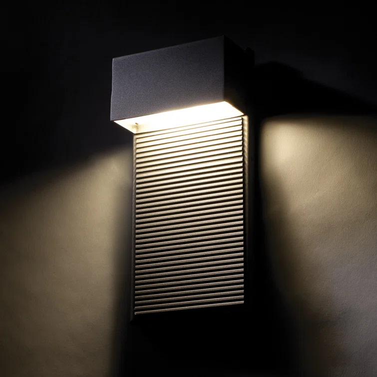 Hiline Aluminum LED Wall Light