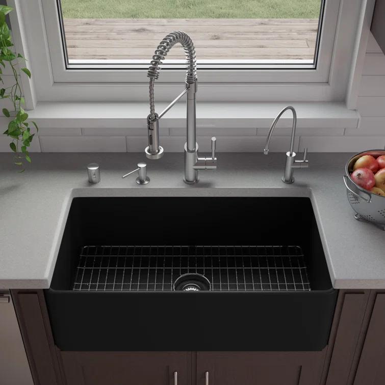 33'' L Farmhouse / Apron Single Bowl Fireclay Kitchen Sink