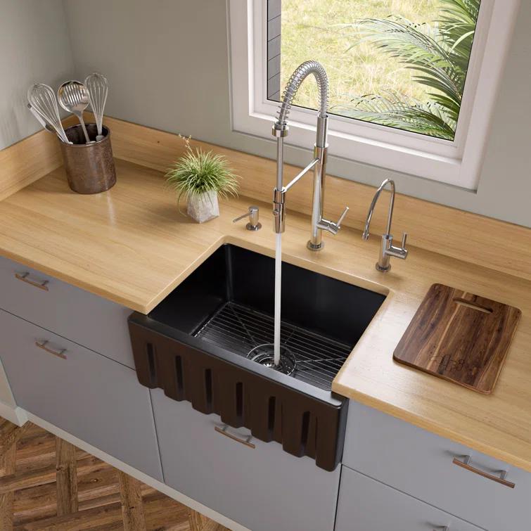 24'' L Farmhouse / Apron Single Bowl Fireclay Kitchen Sink