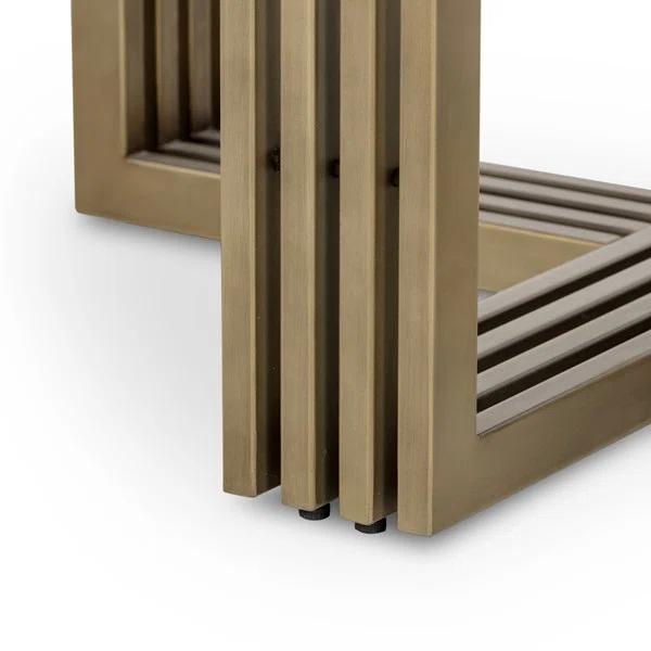 Kianni Round Dining Table