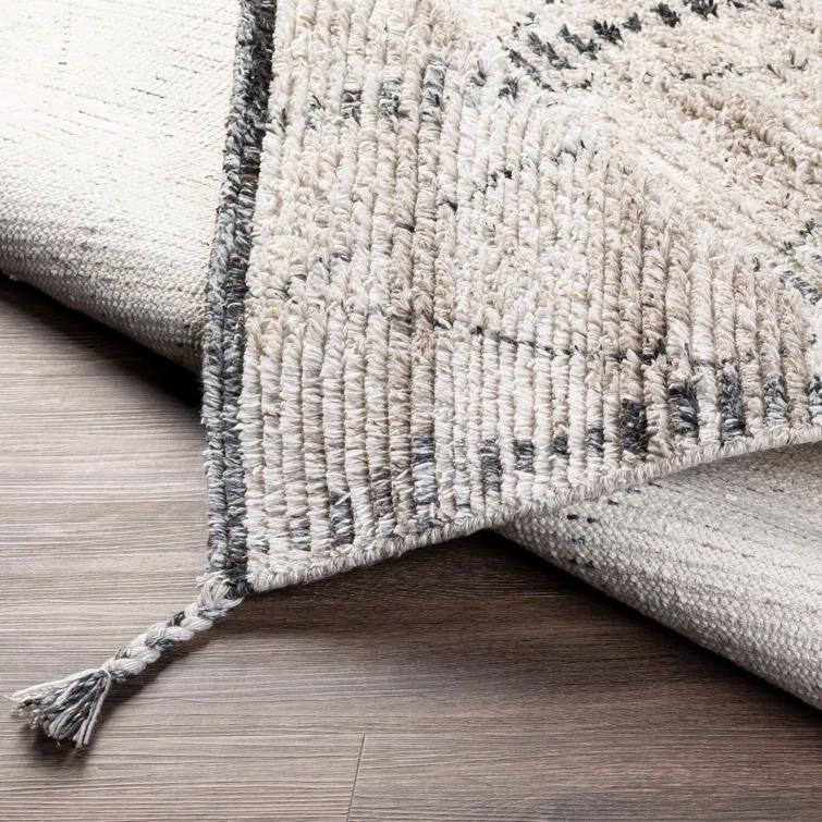 Risa Indoor / Outdoor Rug - 2' x 3'
