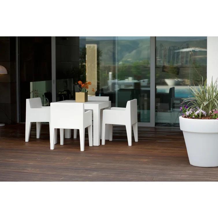Jut Plastic/Resin Dining Table