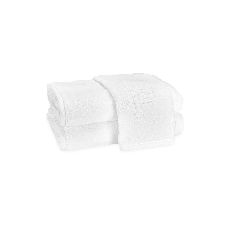 Luxurious White Egyptian Cotton Bath Towel with Monogram P