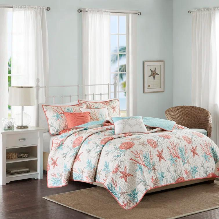 Madison Park Pebble Beach Cotton Sateen 210 TC Reversible 6 Piece Quilt Set with Throw Pillows